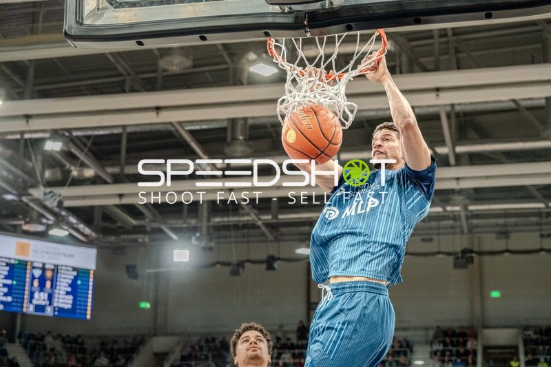 Samuell Williamson (10; MLP Academics Heidelberg) in Aktion