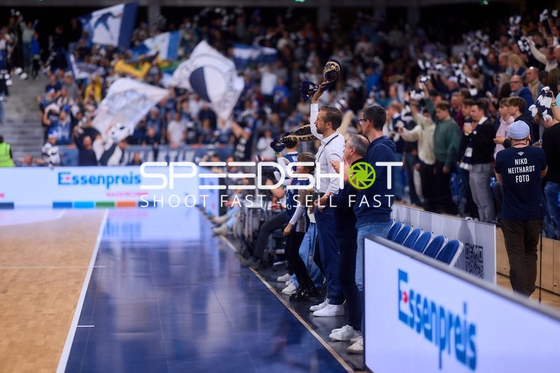 Fan-Szene mit Matthias Lautenschläger (995; MLP Academics Heidelberg)