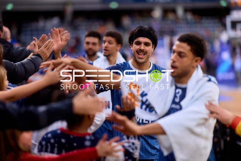 Szene mit Erol Ersek (11; MLP Academics Heidelberg), Kevin McClain (3; MLP Academics Heidelberg) und Samuell Williamson (10; MLP Academics Heidelberg)