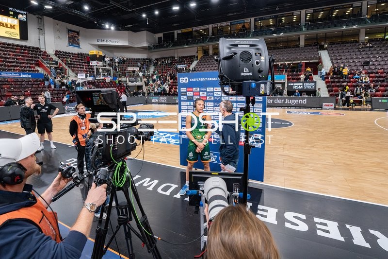 Jordan Roland (15; Gladiators Trier) bei Interview