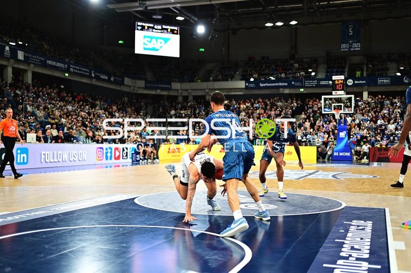 Michael Weathers (20; MLP Academics Heidelberg) in Aktion