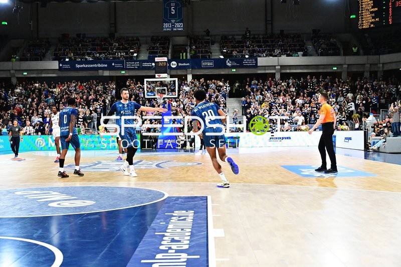 Paul Zipser (9; MLP Academics Heidelberg) in Aktion