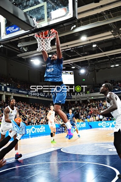 Kevin McClain (3; MLP Academics Heidelberg) in Aktion