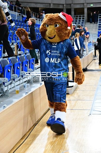 Maskottchen Accy (99; MLP Academics Heidelberg) in Aktion