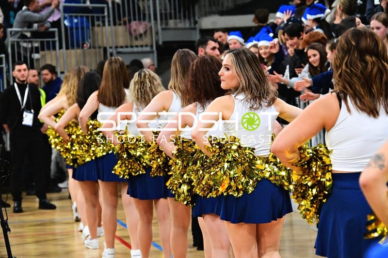 Cheerleader-Performance bei easyCredit BBL