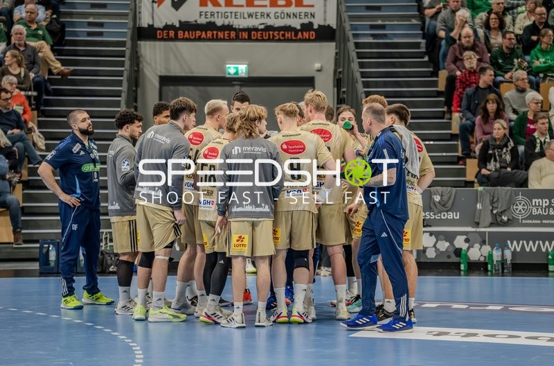 Szene mit Luis Rodriguez (80; TSV Hannover Burgdorf), Dennis Freire Perez (99; TSV Hannover Burgdorf) und Sindre Aho (27; TSV Hannover Burgdorf)