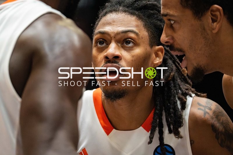 Nike Sibande (2; NINERS Chemnitz) in Aktion