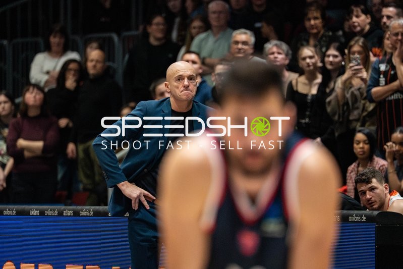 Szene mit Rodrigo Pastore (999; NINERS Chemnitz) und Robbie Beran Jr (31; NINERS Chemnitz)