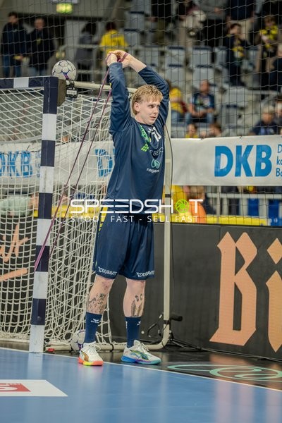 Edwin Aspenbäck (78; Rhein Neckar Löwen) am Torpfosten