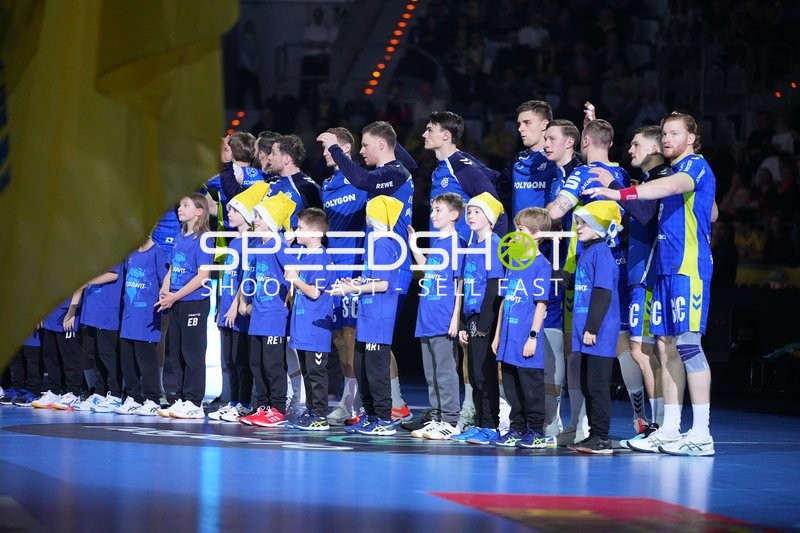 Szene mit Štěpán Zeman (66; VfL Gummersbach) und Teamkollegen