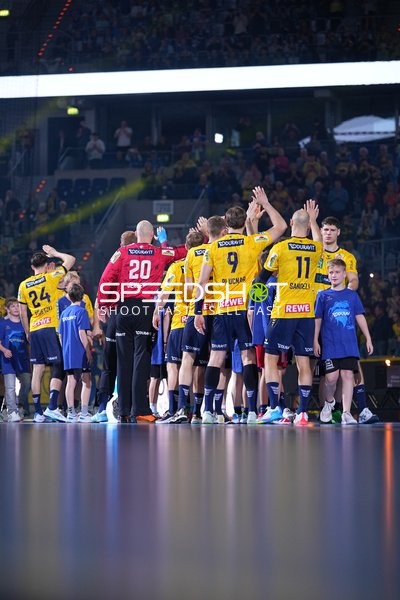 Szene mit Patrick Groetzki (24; Rhein Neckar Löwen) und Teamkollegen