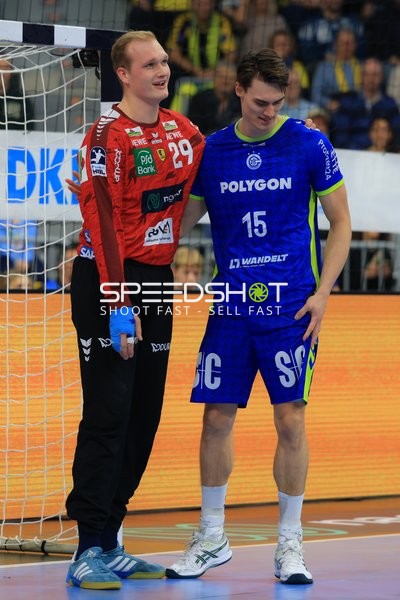 David Späth (29; Rhein Neckar Löwen) und Miro Schluroff (15; VfL Gummersbach) in Handball-Szene