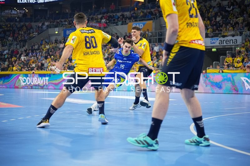 Sebastian Heymann (13; Rhein Neckar Löwen) und Miro Schluroff (15; VfL Gummersbach) in Aktion