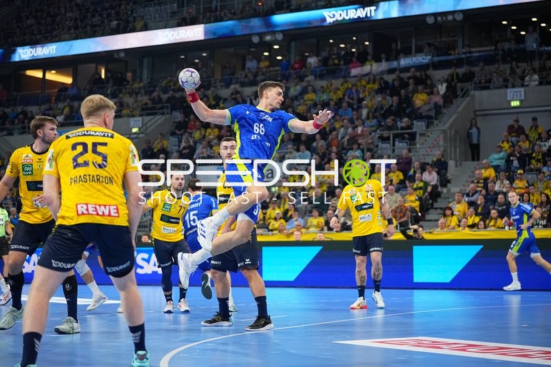 Štěpán Zeman (66; VfL Gummersbach) mit Wurf