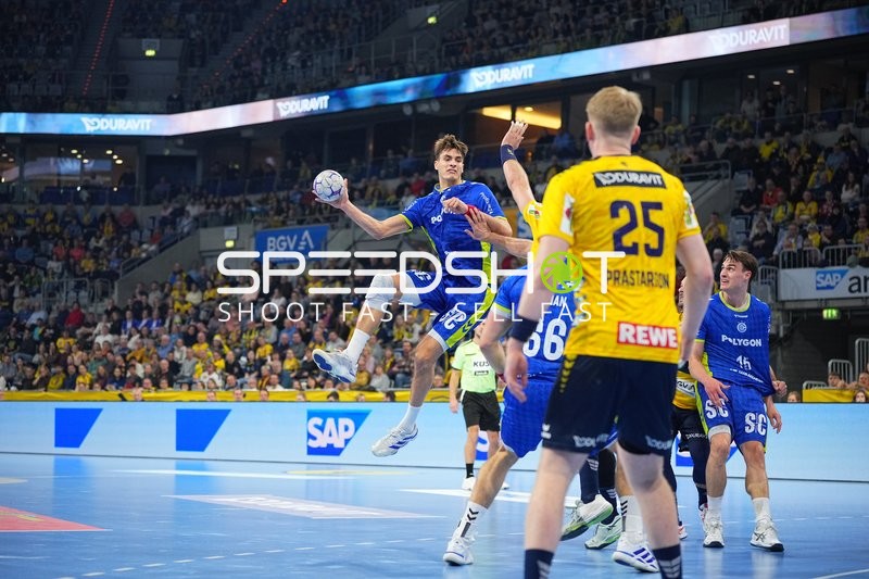 Julian Köster (7; VfL Gummersbach) und Miro Schluroff (15; VfL Gummersbach) in Aktion