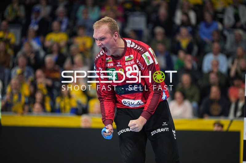 David Späth (29; Rhein Neckar Löwen) jubelt emotional