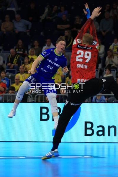 Timo Kastening (29; VfL Gummersbach) und David Späth (29; Rhein Neckar Löwen) in Aktion