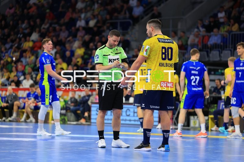 Ole Pregler (23; VfL Gummersbach) und Jannik Kohlbacher (80; Rhein Neckar Löwen) in Spielszene
