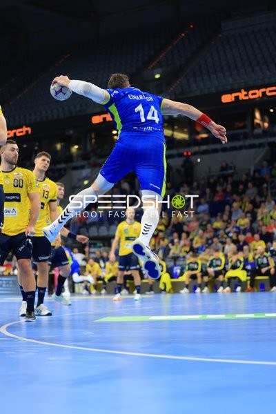 Teitur Einarsson (14; VfL Gummersbach) mit Ball in Aktion