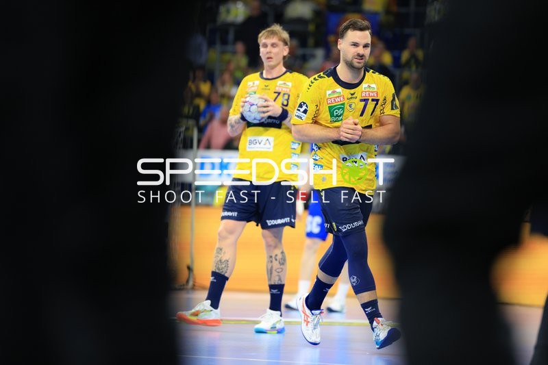 Dani Baijens (77; Rhein Neckar Löwen) und Edwin Aspenbäck (78; Rhein Neckar Löwen) in Aktion