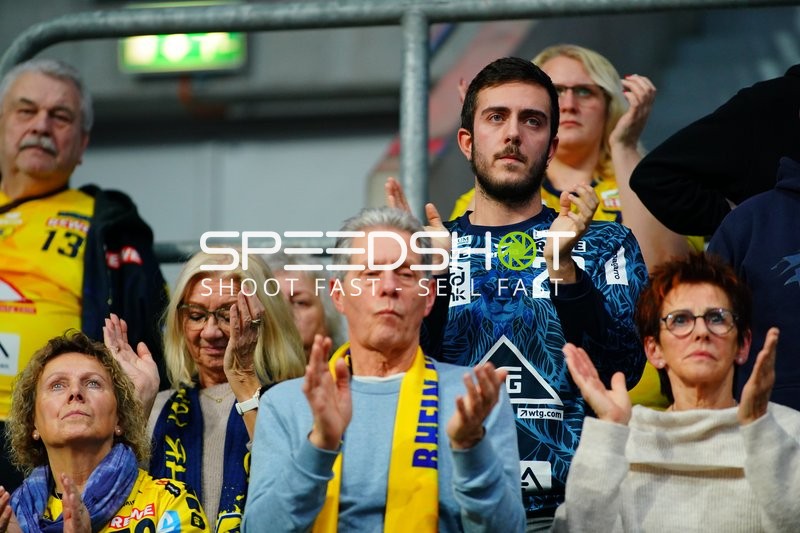 Fans in der SAP Arena