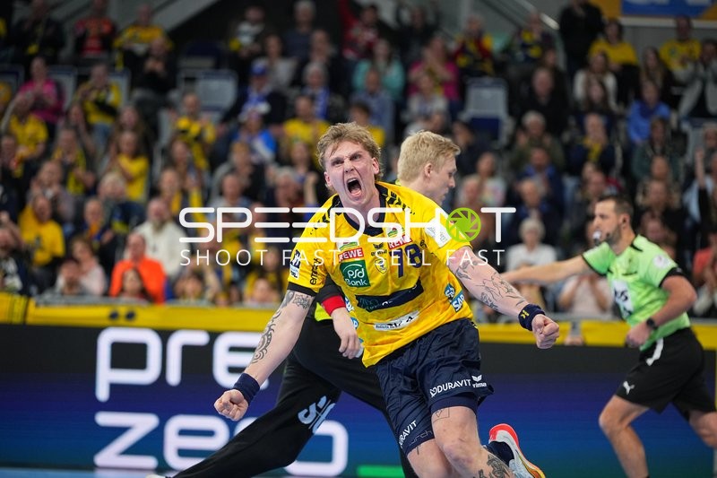 Edwin Aspenbäck (78; Rhein Neckar Löwen) jubelt