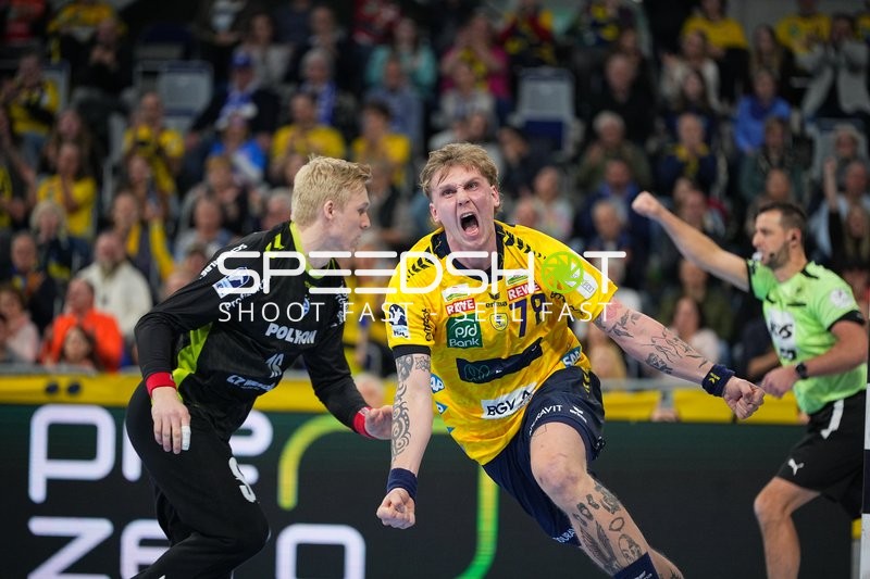 Edwin Aspenbäck (78; Rhein Neckar Löwen) und Bertram Obling (16; VfL Gummersbach) in Aktion