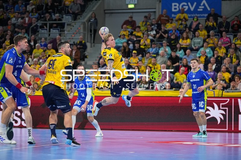 Edwin Aspenbäck (78; Rhein Neckar Löwen) mit Wurf im Angriff