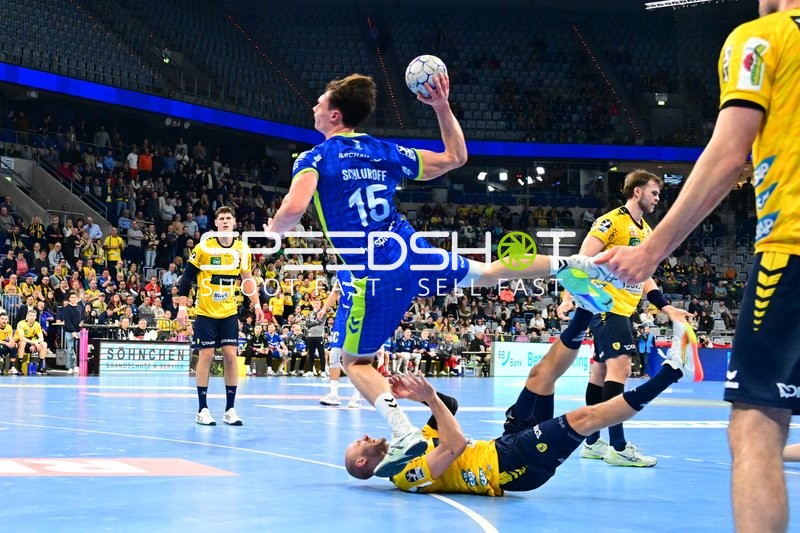 Steven Plucnar Jacobsen (9; Rhein Neckar Löwen) und Sebastian Heymann (13; Rhein Neckar Löwen) in Aktion