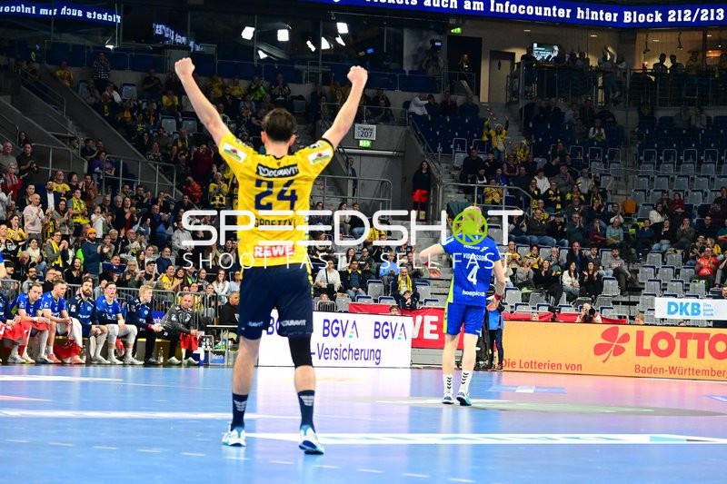 Patrick Groetzki (24; Rhein Neckar Löwen) und Ellidi Vidarsson (4; VfL Gummersbach) in Aktion