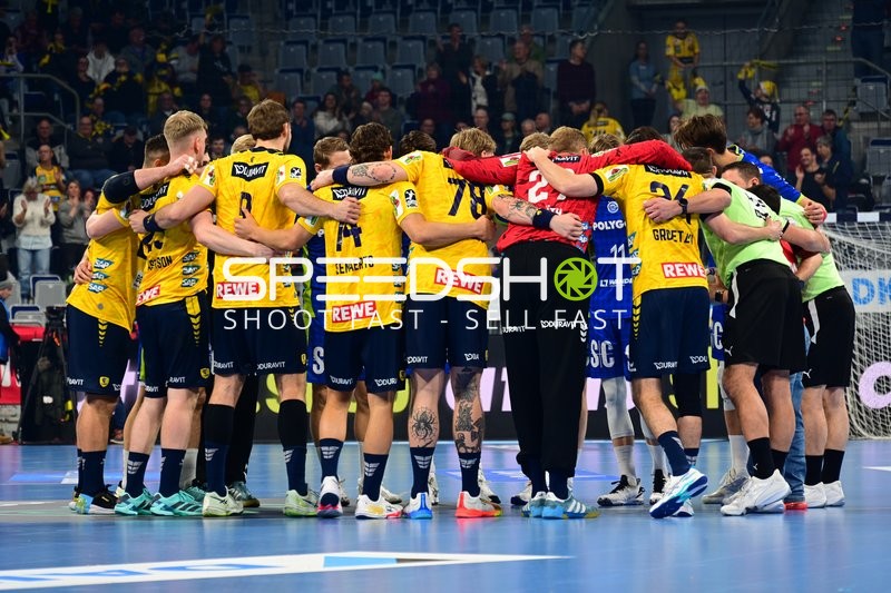 Szene mit Gino Steenaerts (14; Rhein Neckar Löwen) und Mathis Häseler (11; VfL Gummersbach)