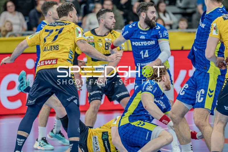 Teitur Einarsson (14; VfL Gummersbach) und Jannik Kohlbacher (80; Rhein Neckar Löwen) in Aktion