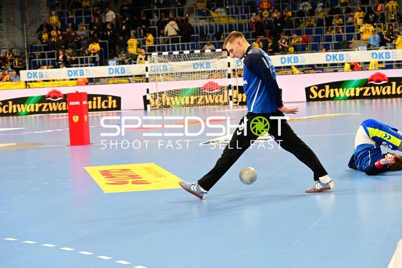 Dominik Kuzmanović (1; VfL Gummersbach) in Aktion