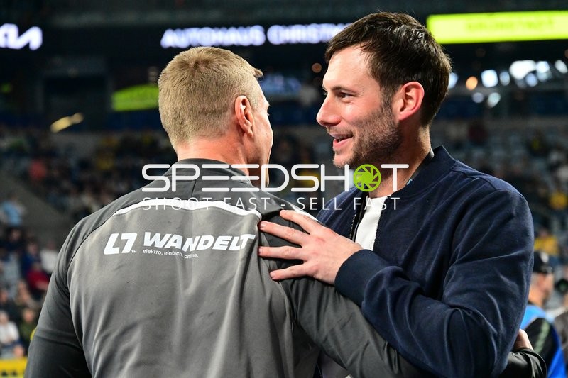 Besprechung in der SAP Arena