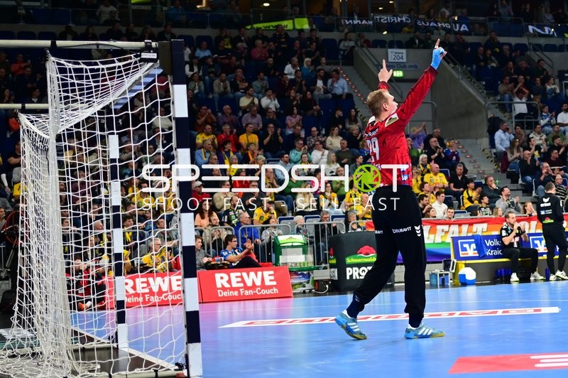 David Späth (29; Rhein Neckar Löwen) feiert Parade