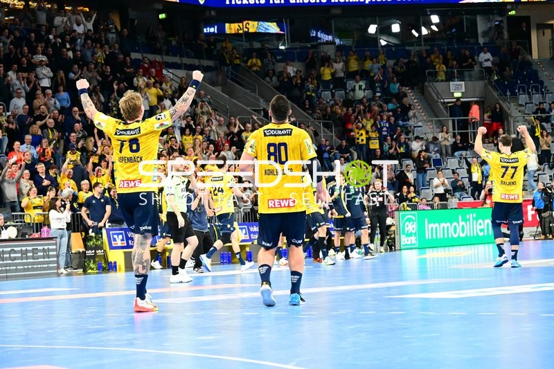 Jubel mit Edwin Aspenbäck (78; Rhein Neckar Löwen), Jannik Kohlbacher (80; Rhein Neckar Löwen) und Dani Baijens (77; Rhein Neckar Löwen)