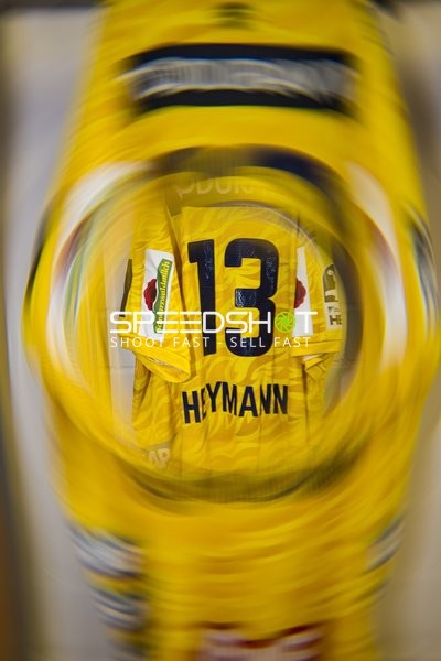 Sebastian Heymann (13; Rhein Neckar Löwen) Trikot in der Kabine