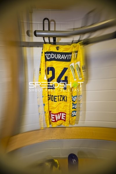 Trikot von Patrick Groetzki (24; Rhein Neckar Löwen) in Kabine