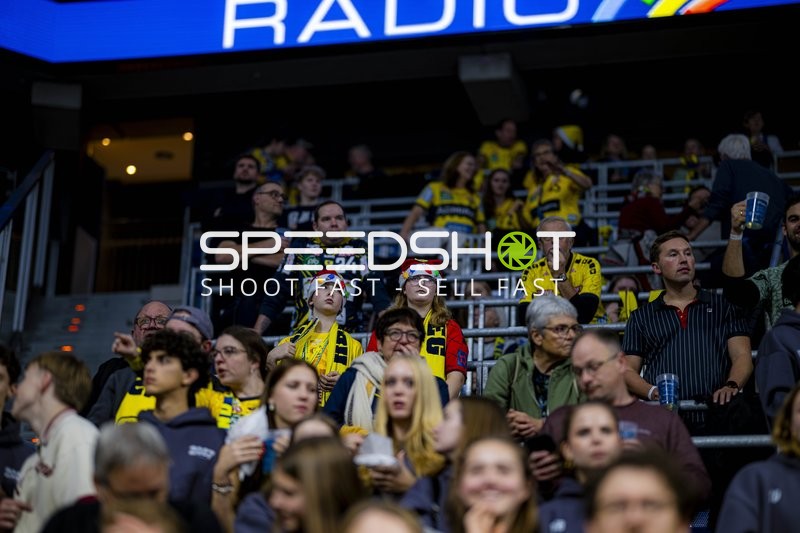 Fans in der SAP Arena