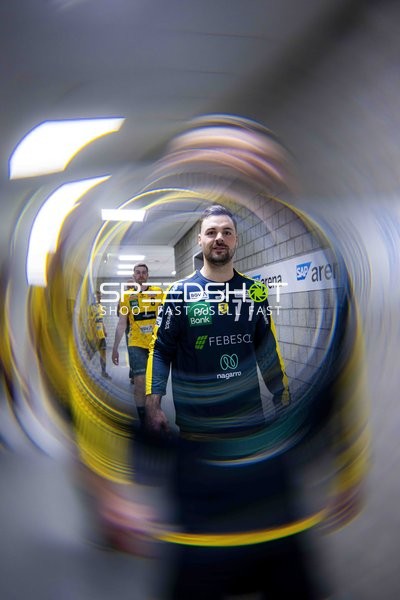 Dani Baijens (77; Rhein Neckar Löwen) und Tim Nothdurft (28; Rhein Neckar Löwen) in der SAP Arena