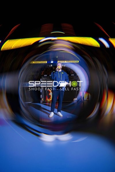 Moderator in der SAP Arena