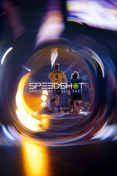 Mathias Larson (4; Rhein Neckar Löwen) beim Einlauf in der SAP Arena