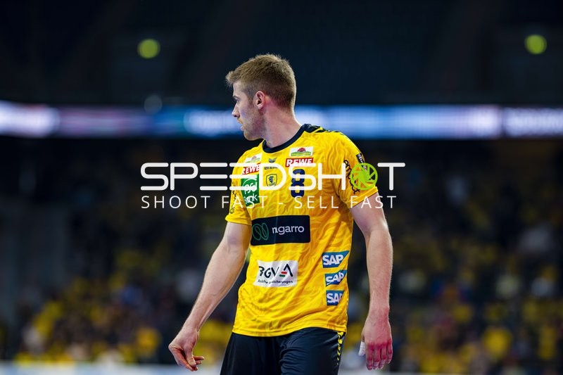 8; Rhein Neckar Löwen auf dem Feld