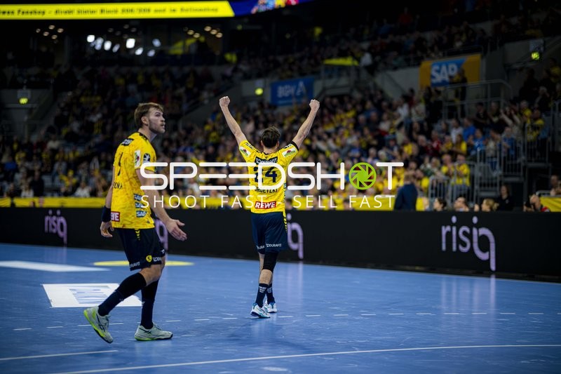 Patrick Groetzki (24; Rhein Neckar Löwen) jubelt mit erhobenen Armen