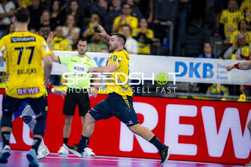 Jannik Kohlbacher (80; Rhein Neckar Löwen) in Aktion