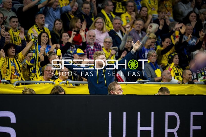 Fan-Szene mit Kevin Gerwin (49; Rhein Neckar Löwen)