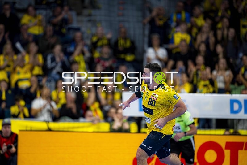 Jannik Kohlbacher (80; Rhein Neckar Löwen) in Aktion