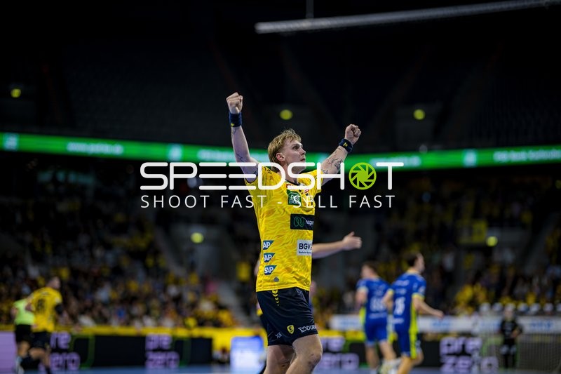 Edwin Aspenbäck (78; Rhein Neckar Löwen) jubelt