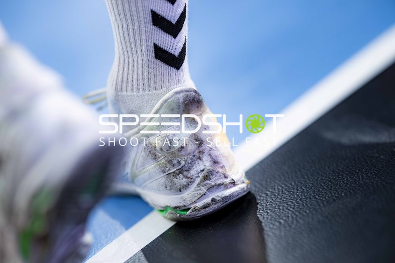 Nahaufnahme eines Handballschuhs