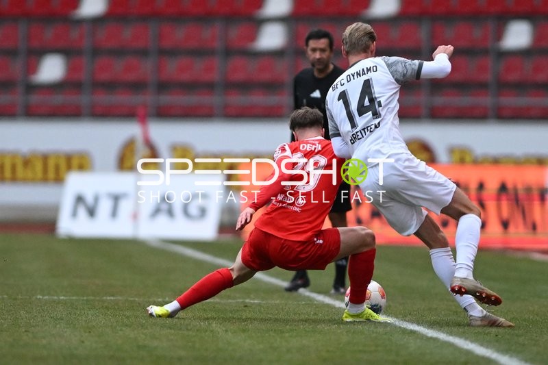 Zweikampf um den Ball